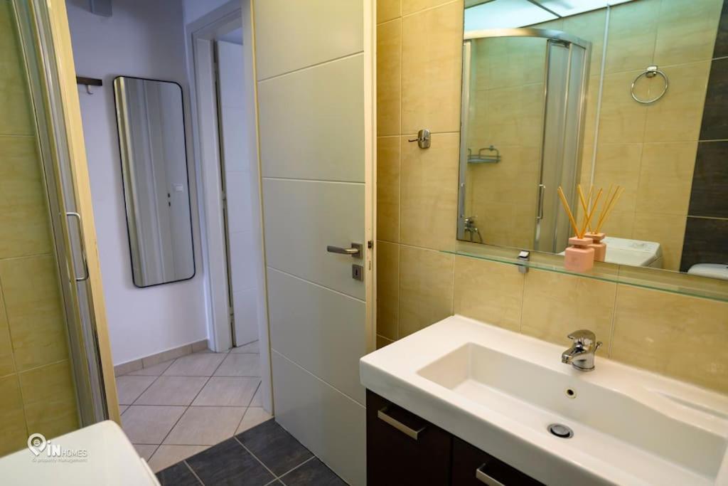 Thyme Out In Athens Apartment Bagian luar foto